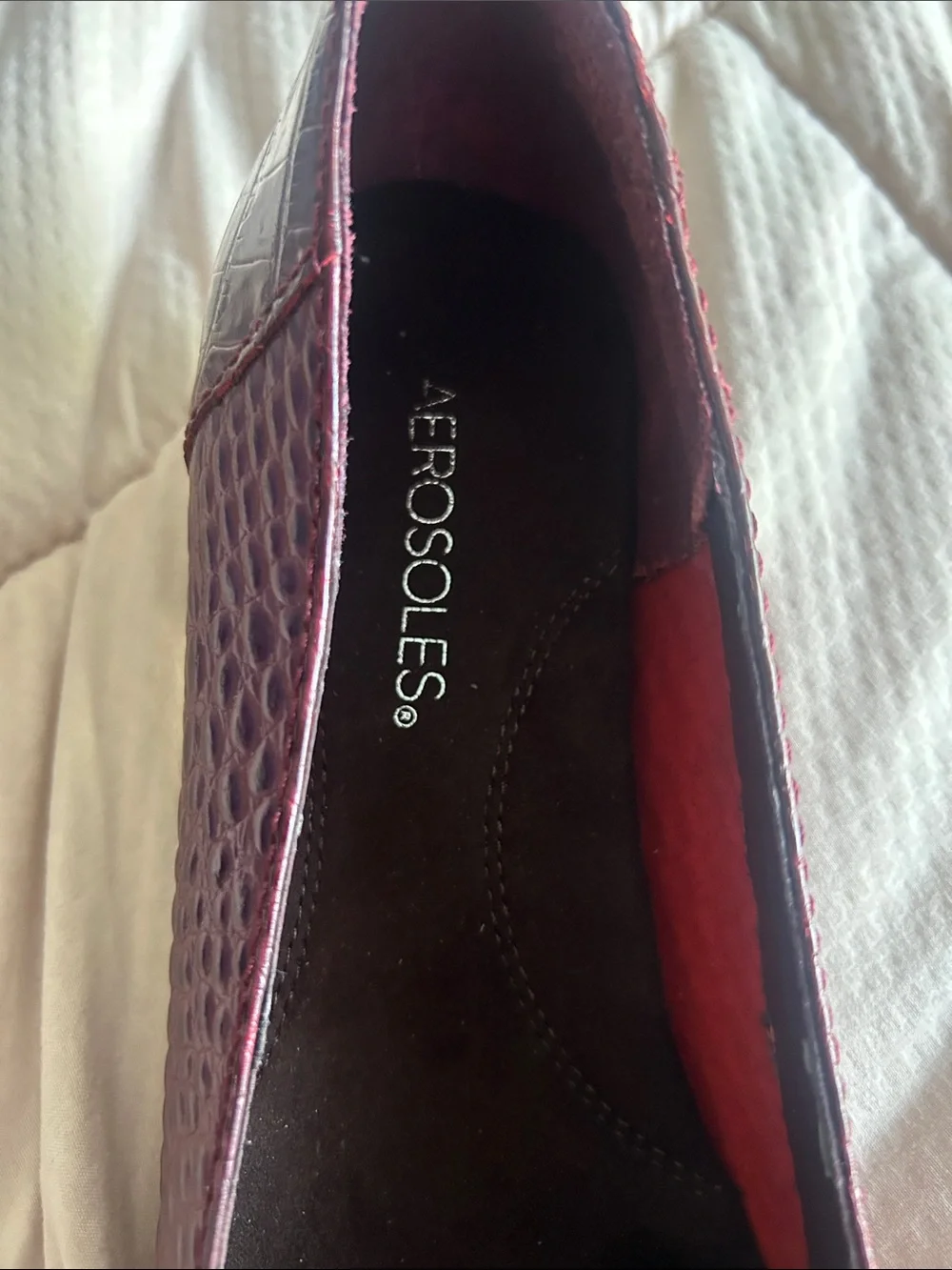 NWOT AEROSOLES Women's Croc-Embossed Bit Loafer in Burgundy